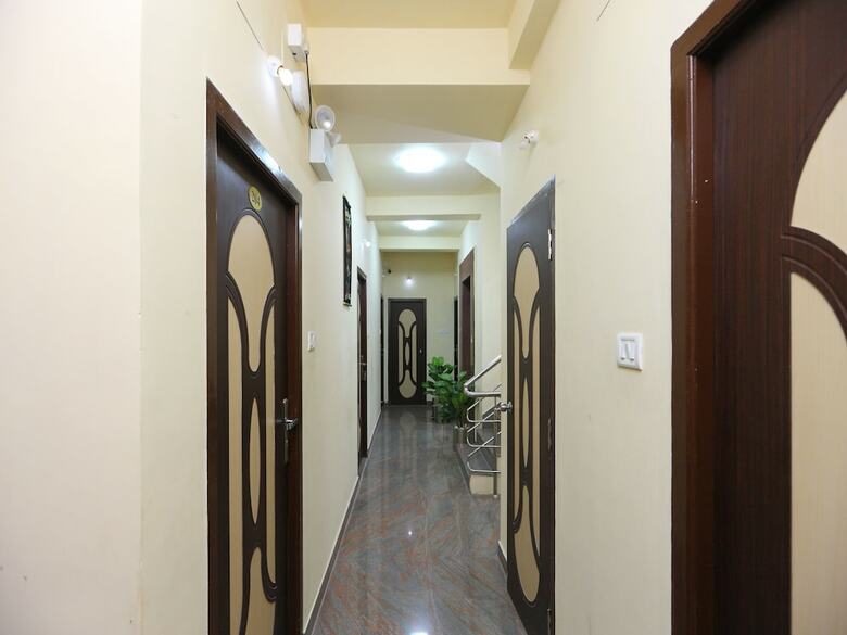 Hotel Oyo 12831 Its South East Residency