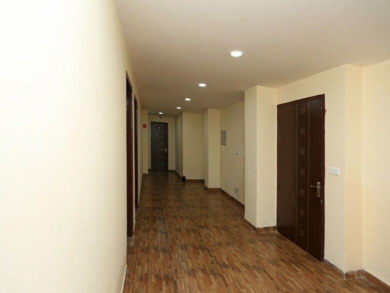 Oyo 11952 Hotel Royal India
