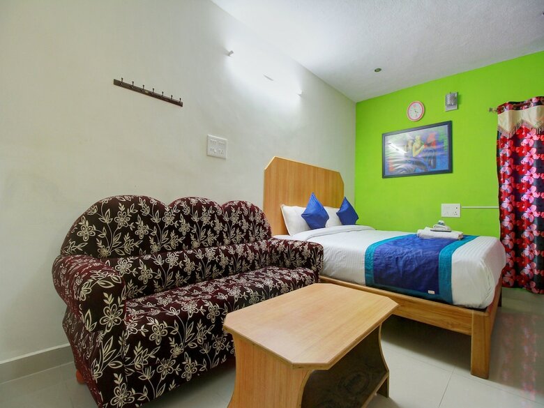 Oyo 11719 Hotel Sierra