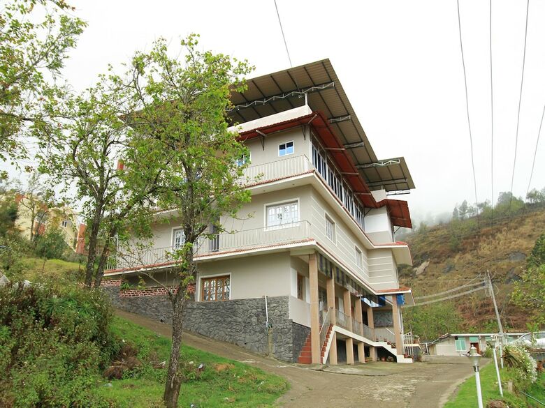 Oyo 11719 Hotel Sierra
