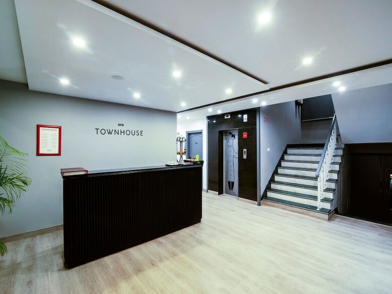Hotel Oyo Townhouse 023 Cr Park