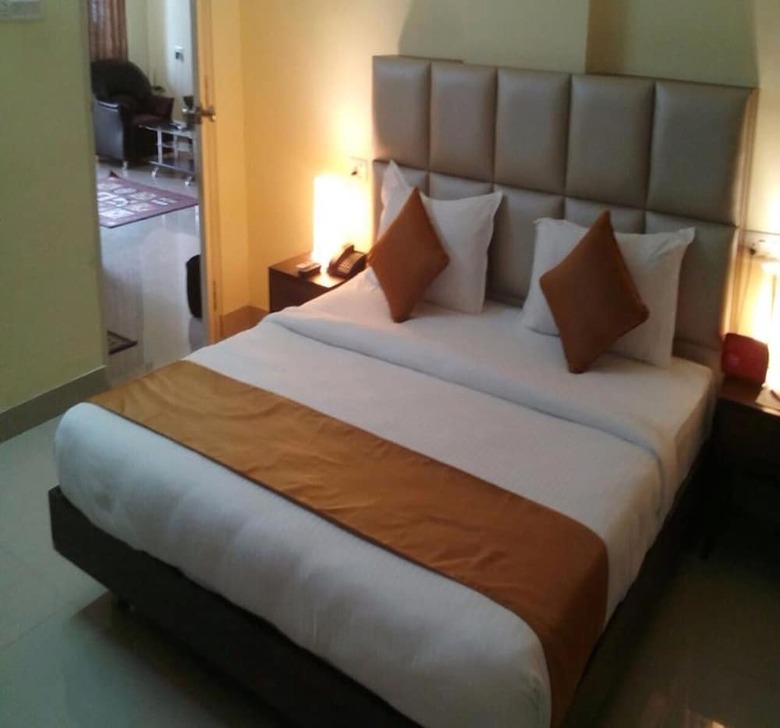 Hotel Cyber Heights