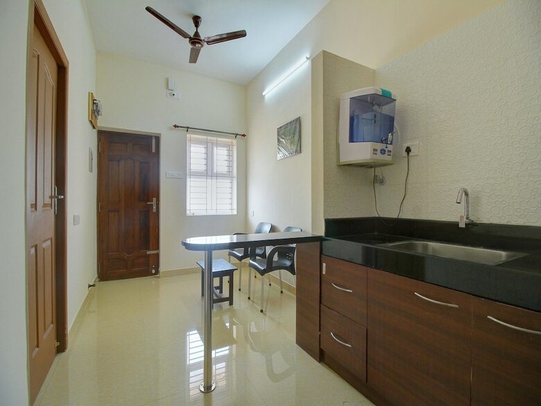 Oyo 12798 Soundaryam Apartments