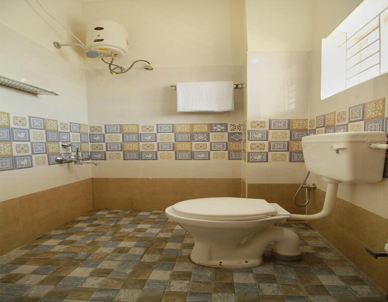 Oyo 12798 Soundaryam Apartments