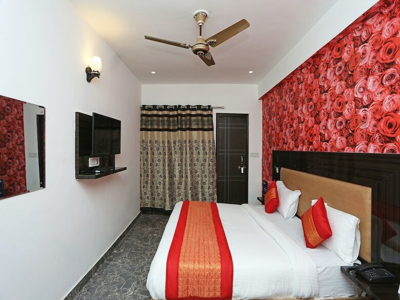Oyo 11405 Hotel Tej Palace