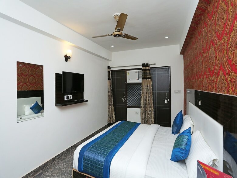 Oyo 11405 Hotel Tej Palace