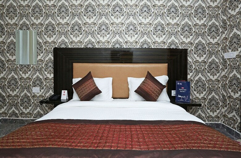 Oyo 11405 Hotel Tej Palace