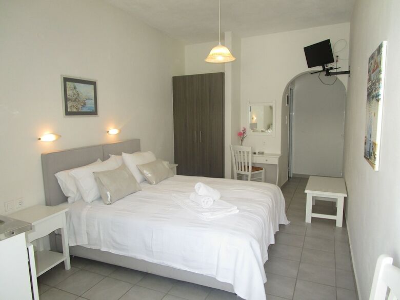 Hotel Milos