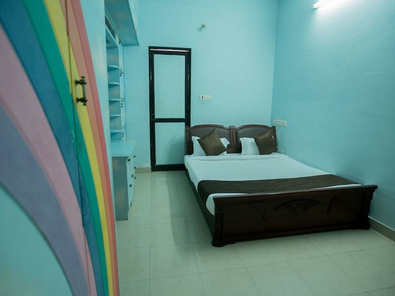 Oyo 12176 Home Spacious 3bhk Near Ecr