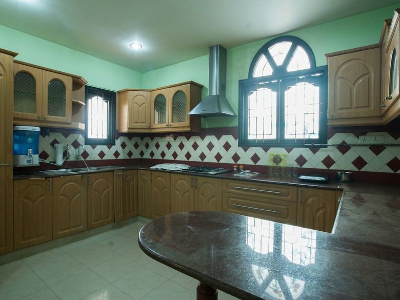 Oyo 12176 Home Spacious 3bhk Near Ecr