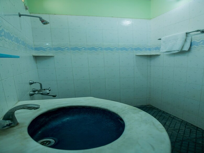 Oyo 12176 Home Spacious 3bhk Near Ecr