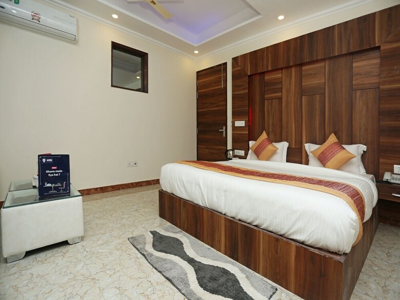 Oyo 11852 Hotel Aerostay Inn