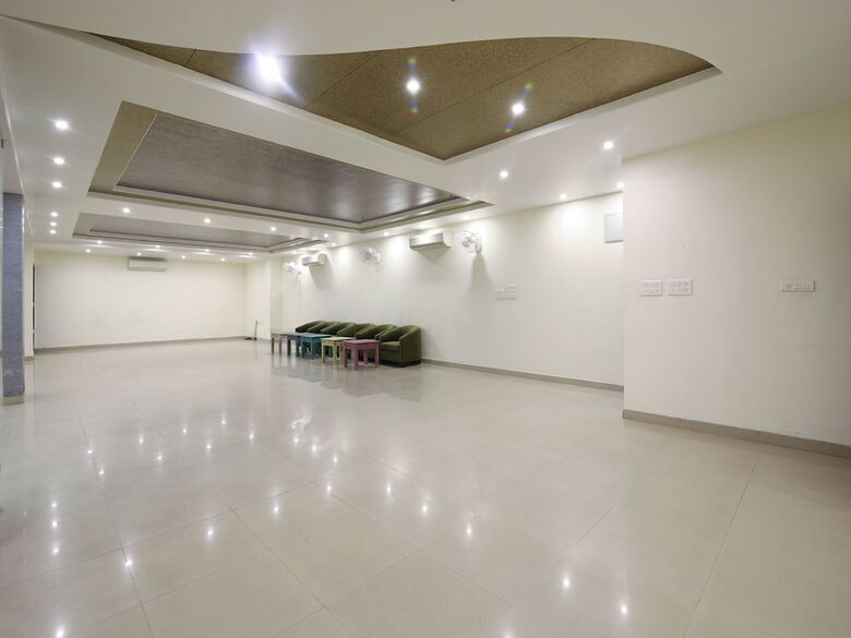 Oyo 11744 Hotel Vb Heritage Heights