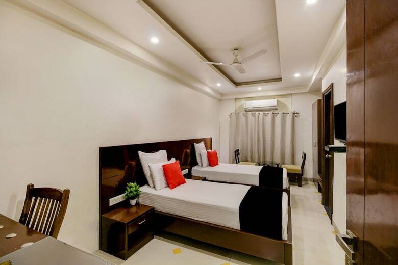 Oyo 11744 Hotel Vb Heritage Heights