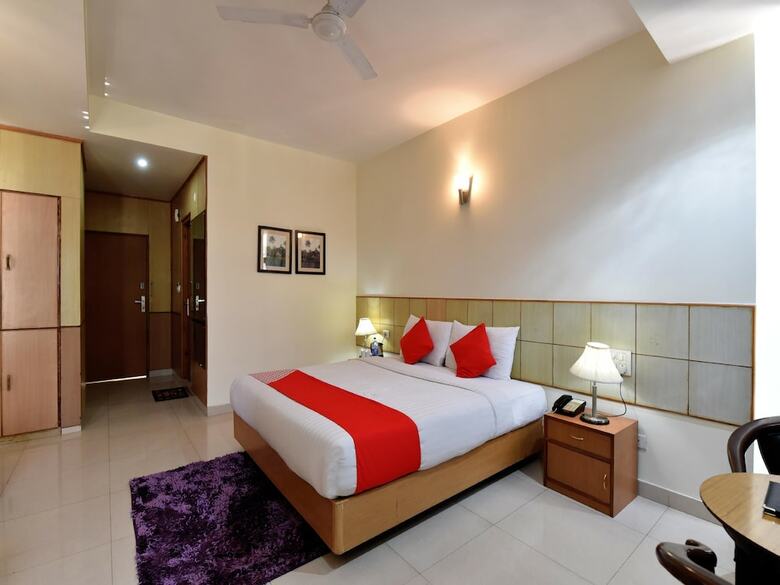 Oyo 1492 Hotel Broadway Inn