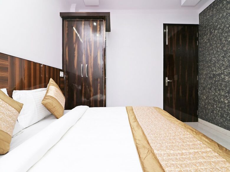 Oyo 12348 Hotel Aerosky Residency