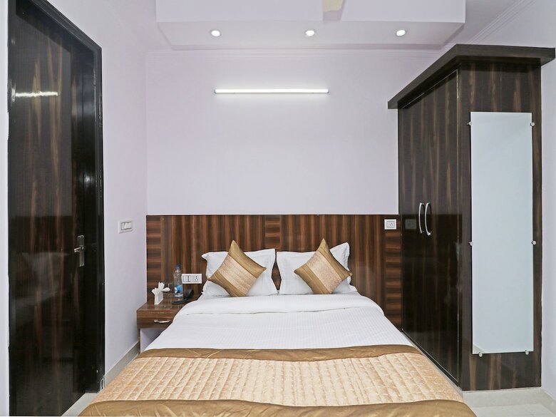 Oyo 12348 Hotel Aerosky Residency