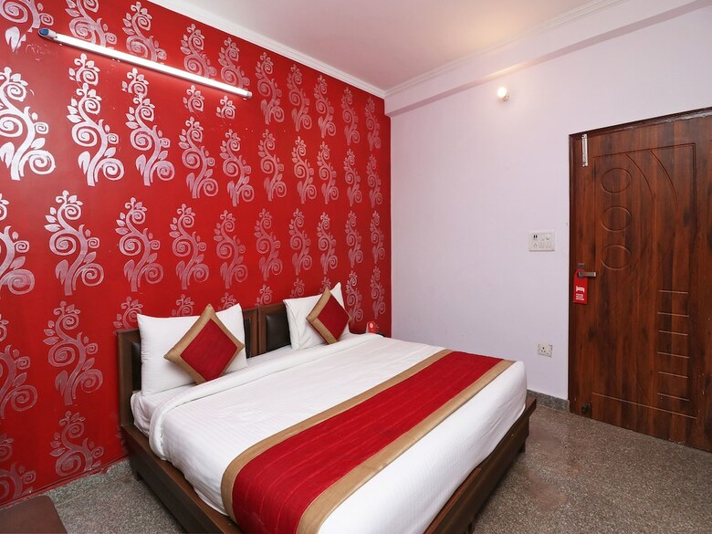 Hotel Oyo 13107 Westend Residency