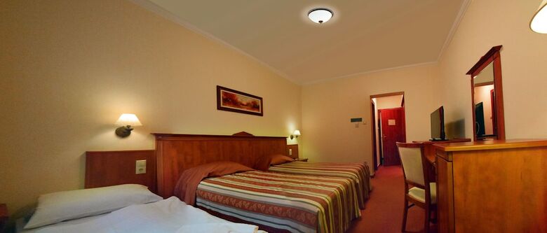 Ger�by K�ria Hotel �s Lovasudvar