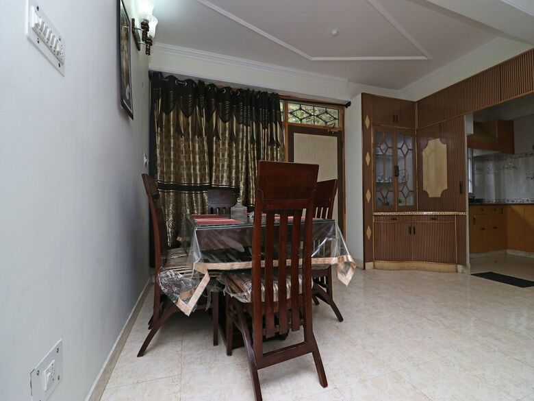 Hotel Oyo 13205 Home 3bhk Valley View Shimla