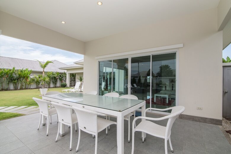 Private  4 Bedroom Pool Villa L28