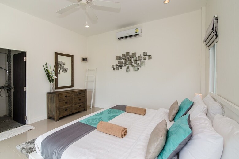 Private  4 Bedroom Pool Villa L28