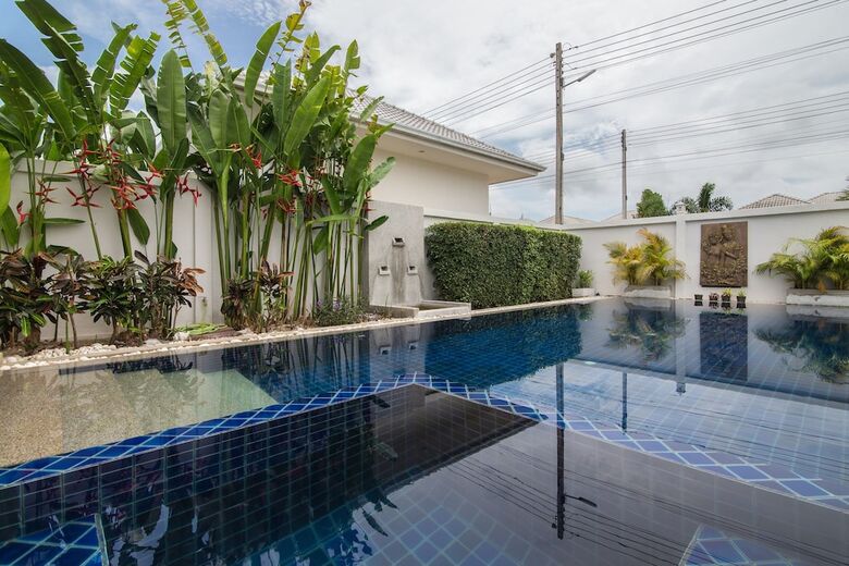 Private  4 Bedroom Pool Villa L28