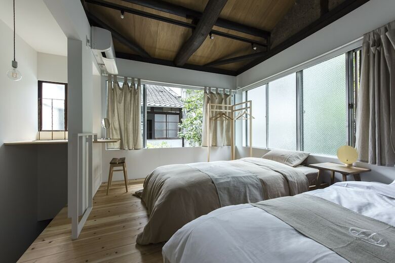 A Day In Khaki Khaki Guesthouse