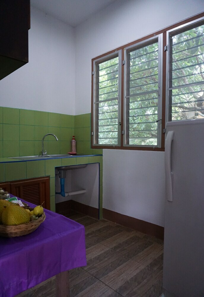 Hotel Bansuan Thanormpat Resort
