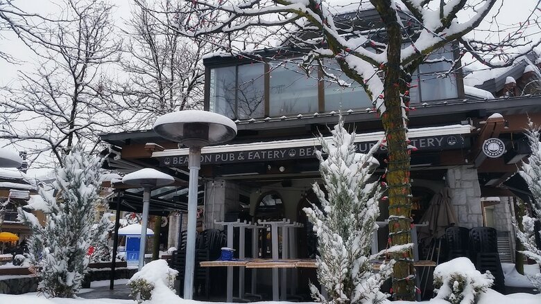 Hotel Crystal Lodge & Suites