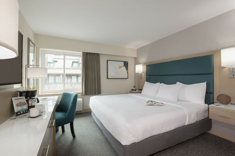 Hotel Crystal Lodge & Suites