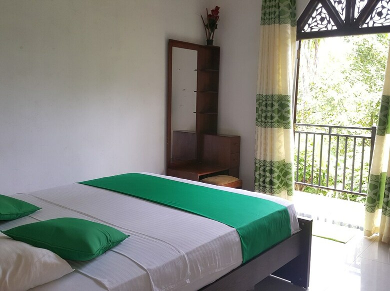 Hotel Homestay 24