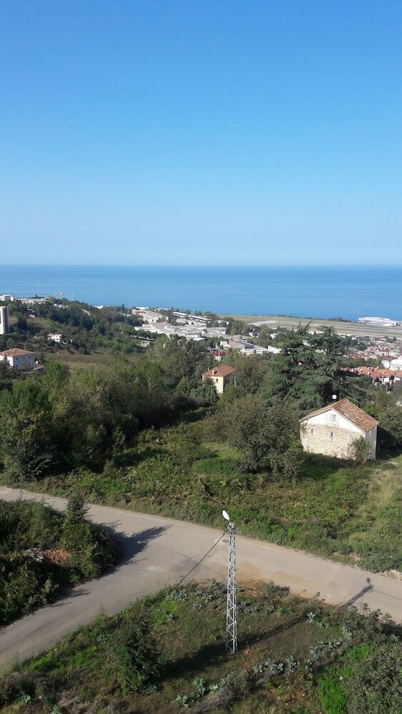 Karabina Apart