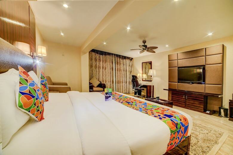 Fabhotel Sarala Crown Calangute Beach