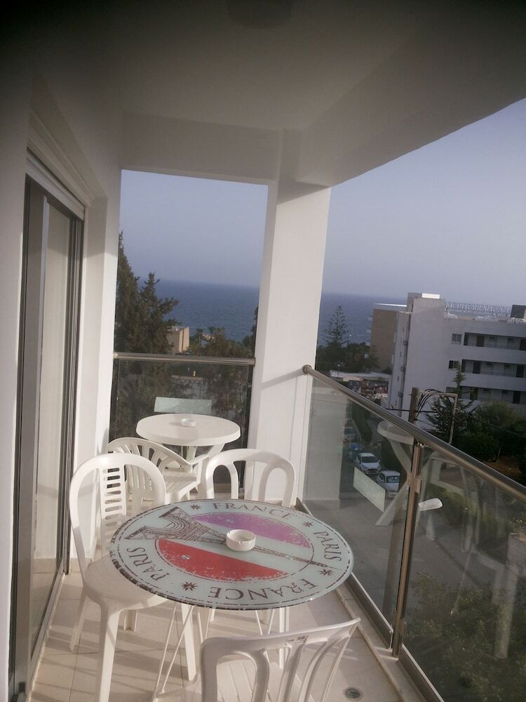3 Bedroom Apartment With Sea View