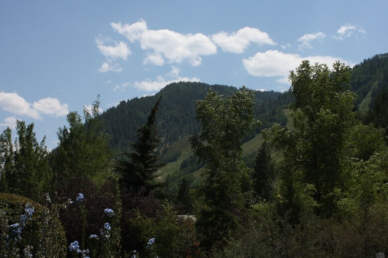 Hotel St. Moritz Lodge & Condominiums