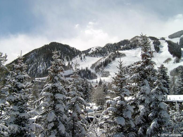 Hotel St. Moritz Lodge & Condominiums