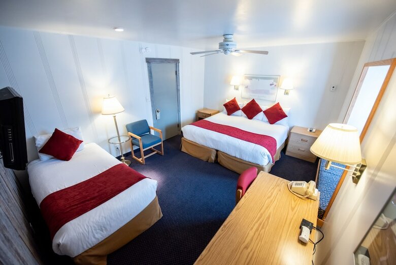 Hotel St. Moritz Lodge & Condominiums
