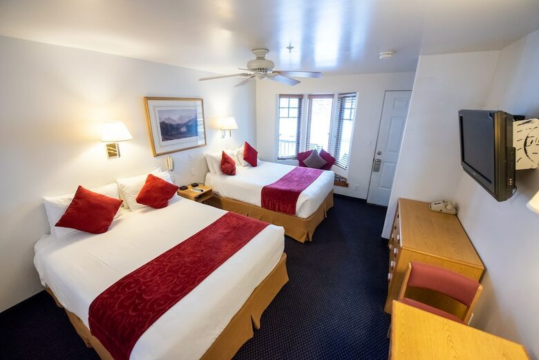 Hotel St. Moritz Lodge & Condominiums