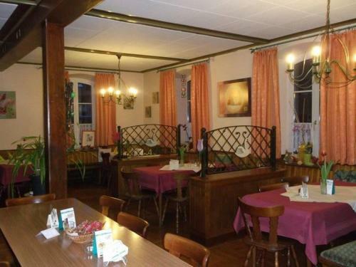 Hostal Gasthaus Schwanen