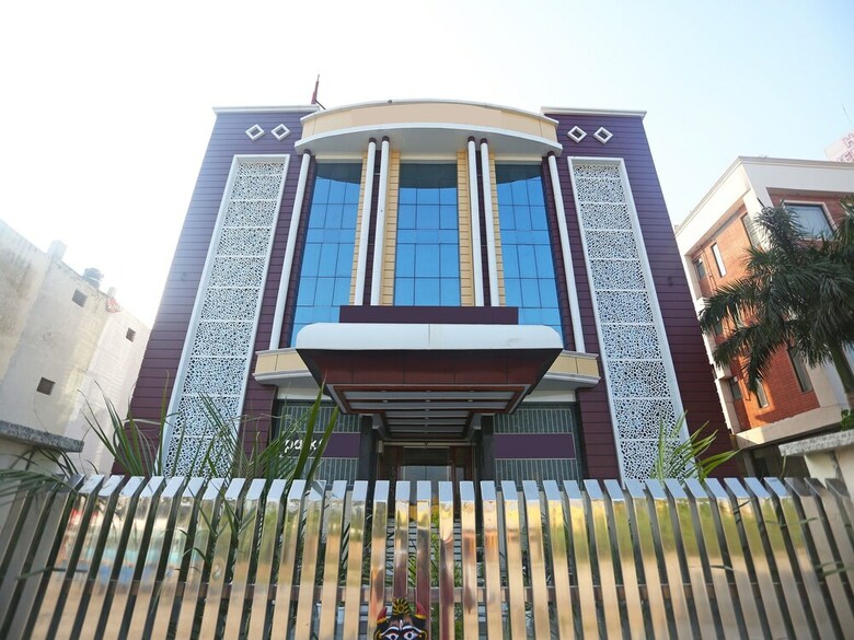 Oyo 9537 Hotel Park Grace
