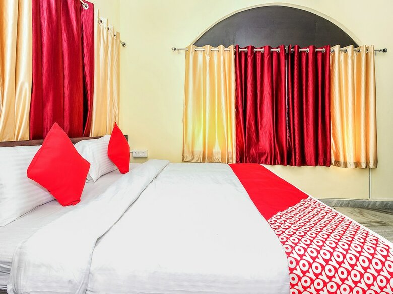 Oyo 12960 Hotel Adrija