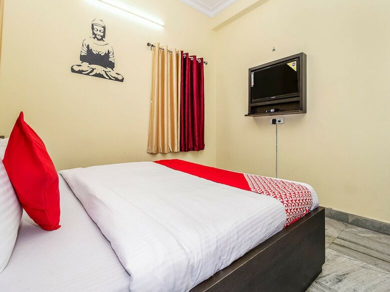 Oyo 12960 Hotel Adrija