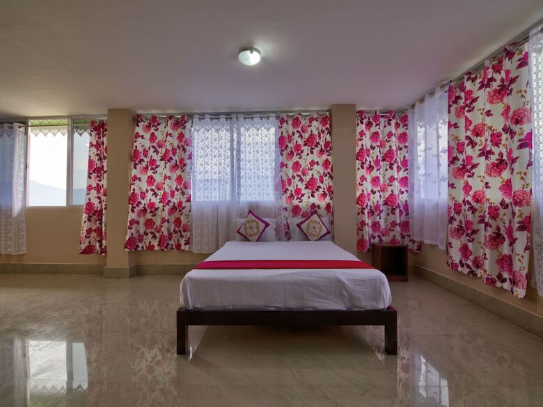 Oyo 13466 Hotel Indrakil