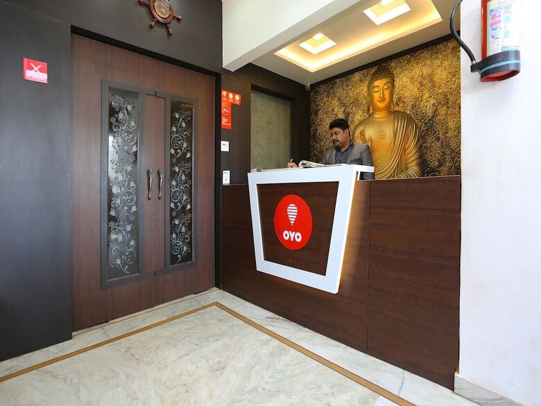 Capital O 10970 Hotel Krishna Palace