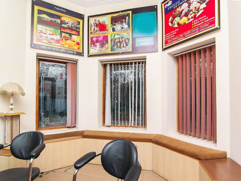 Hotel Oyo 13097 Prayag Holidays