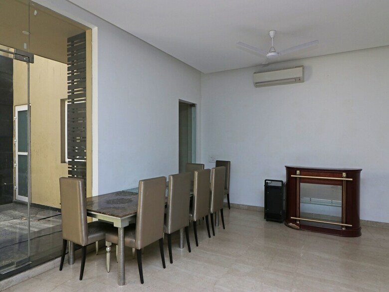 Hotel Oyo 13575 Green Vogue