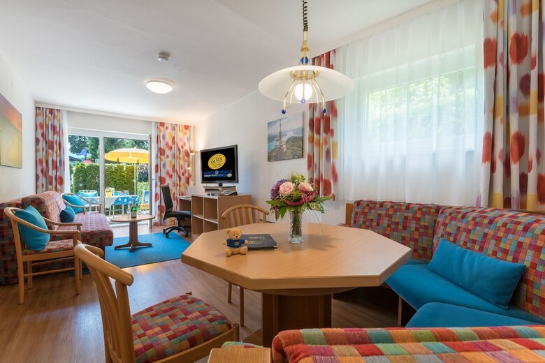 Hotel Barry Memle Lake Side Resort