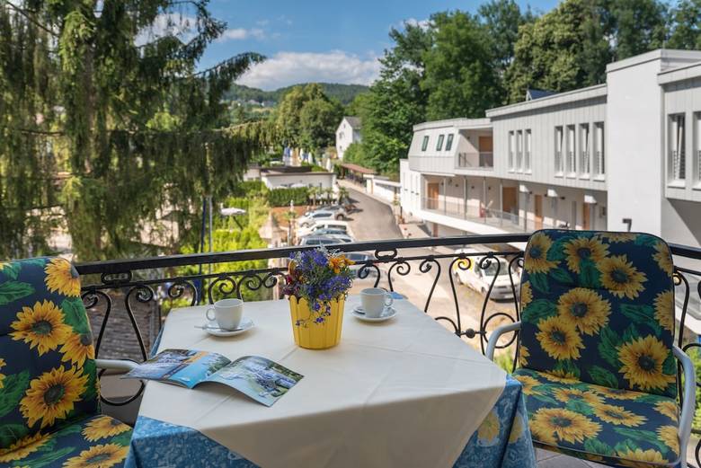 Hotel Barry Memle Lake Side Resort