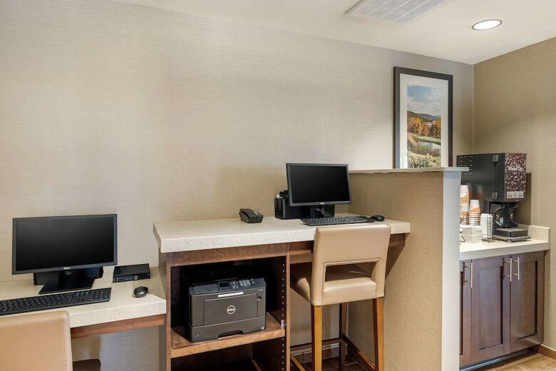 Posada Comfort Inn & Suites Schenectady - Scotia